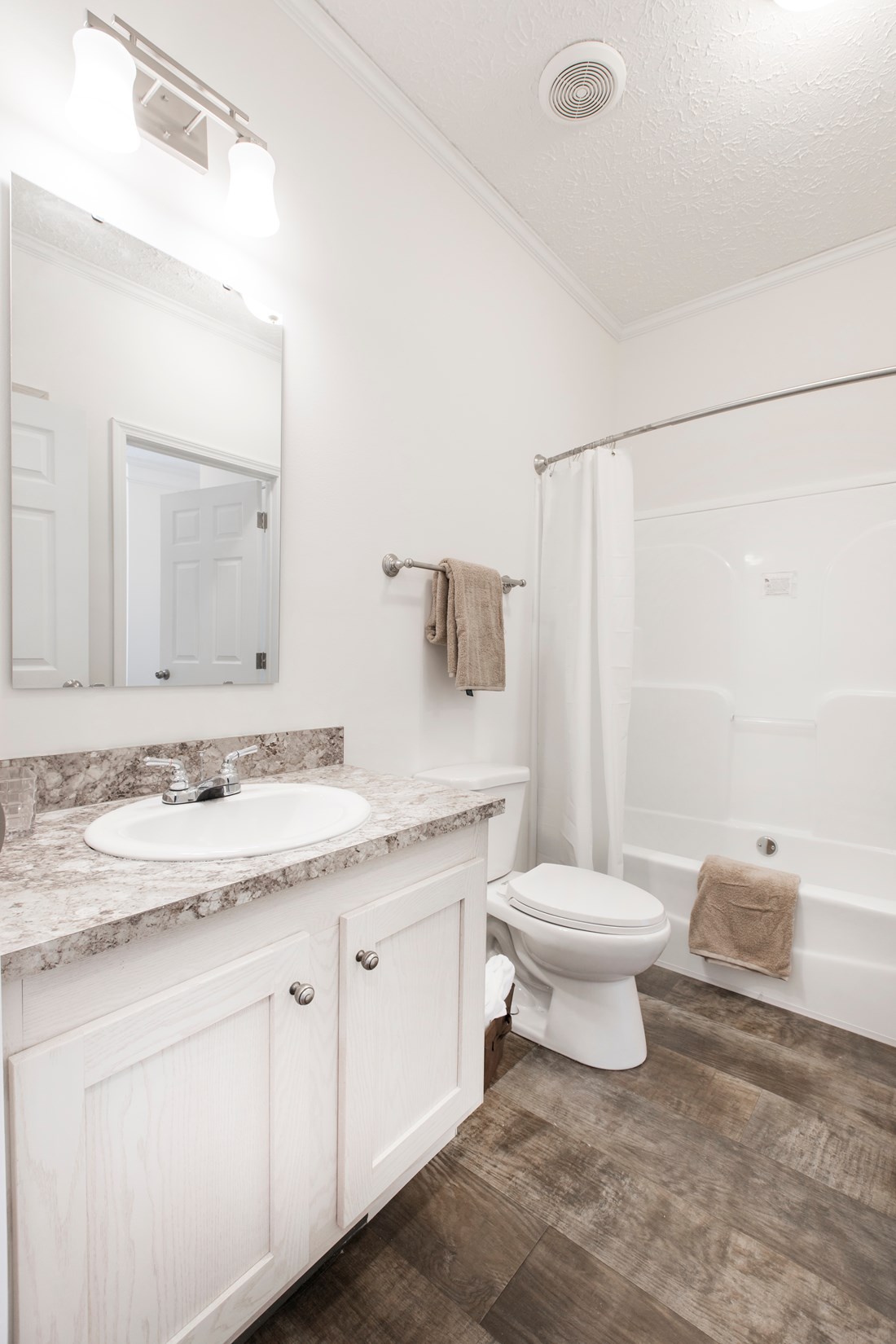 The 3558 JAMESTOWN Guest Bathroom. This Manufactured Mobile Home features 3 bedrooms and 2 baths.
